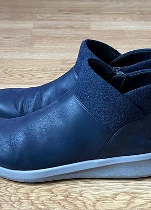 Черевики clarks 39,5 розміру у відмінному стані