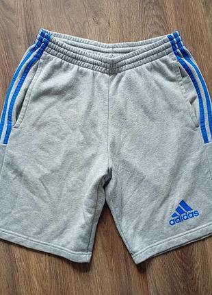 Брендові шорти adidas.