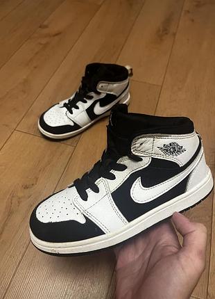 Кросівки nike air jordan чорно-білі