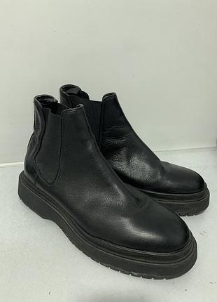 Чоловічі черевики zara
