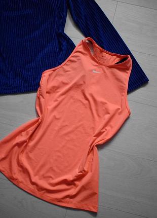 Яскрава спортивна майка nike dri fit s
