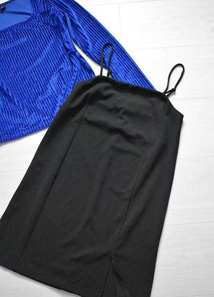 Черное мини платье прямого кроя с разрезом xs h&amp;m