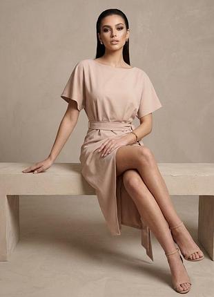 Платье миди бренда boohoo нежного цвета с поясом 🪷