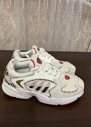 Жіночі кросівки  adidas falcon 2000