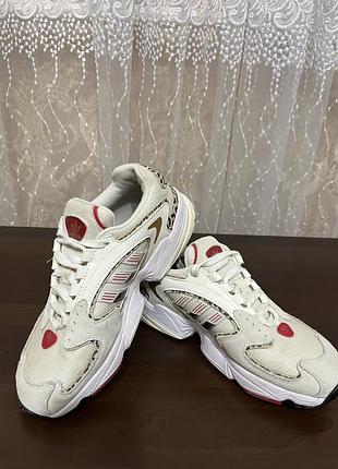 Жіночі кросівки  adidas falcon 2000 2