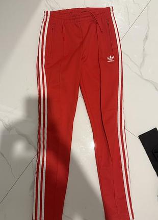Спортивні штани adidas originals червоні зі смужками