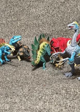 Набір іграшкових фігурок динозаврів jurassic world різнокольорові