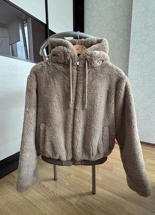 Коротка еко-шуба zara з капюшоном бежева