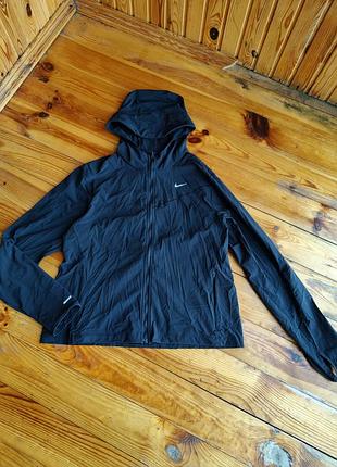 Женская беговая спортивная ветровка / куртка nike dri-fit (размер m, черная с капюшоном)