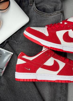 Трендові жіночі кросівки nike sb dunk light crimson