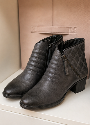 Черевики жіночі clarks сірі на каблуці