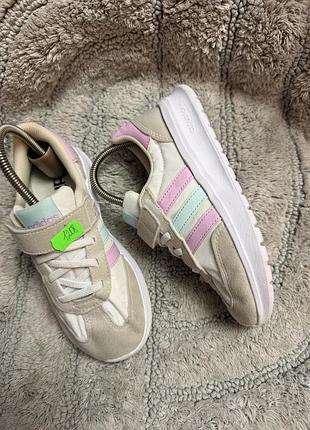 Кросівки для дівчинки adidas 32 р.,індонезія