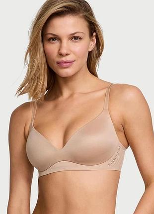 Бюстгальтер victoria's secret body by victoria lightly lined comfort bra беж розмір м