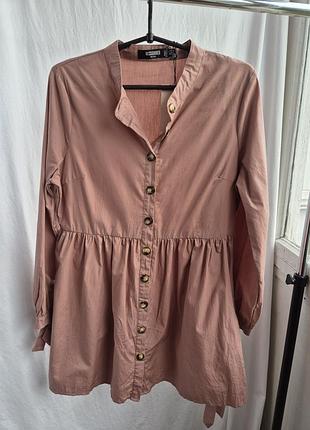 платье-рубашка пудрово-розовая missguided petite с завязками / размер uk 12 (eur 40)