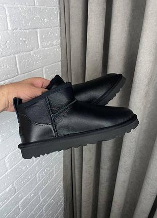 Уггі жіночі ugg низькі чорні шкіряні з овчиною