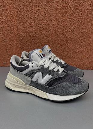 Оригінальні повсякденні кросівки new balance 997 r 40 розмір 25.5 см