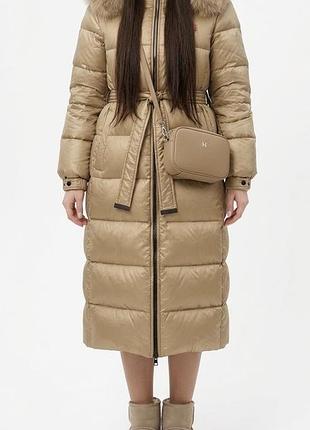 Пуховик довгий prada з хутром, бежевий, розмір xs-s (40-42)