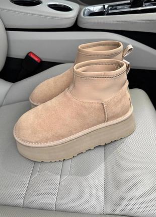 Жіноче взуття ugg boots на платформі бежеві