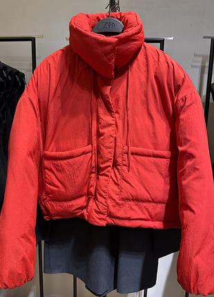 Куртка пуфер zara чорна червона