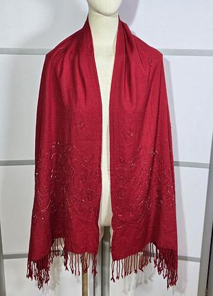 Frangi tie rack італійський бренд 
розкішний шерстяний червоний палантин із витонченою фігурною вишивкою намистинками та бахромою по краях
