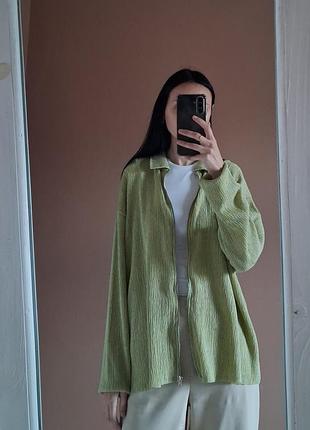 Женская рубашка из фактурной ткани на молнии зеленая zara