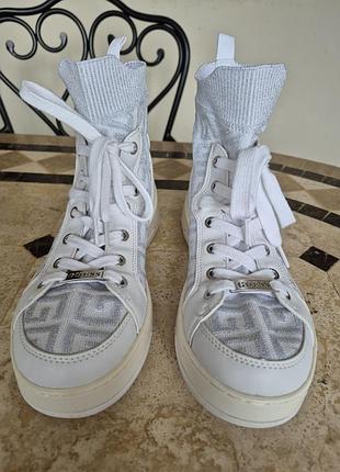 Кеди-кросівки жіночі високі guess біло-сріблясті