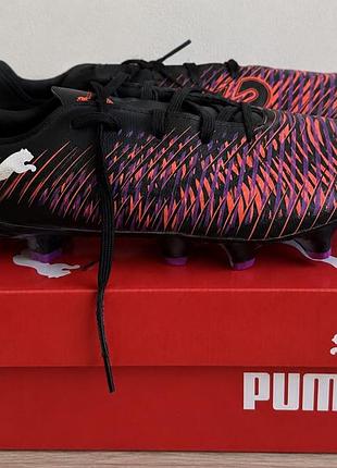 Бутси футбольні puma чорні з рожевим візерунком