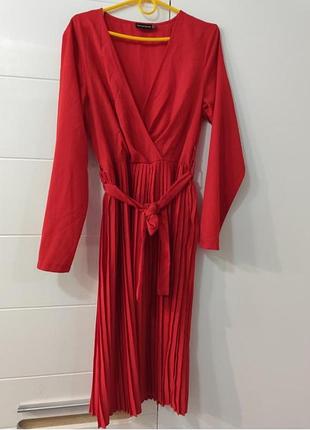 Платье, платье prettylittlething. состояние идеально.