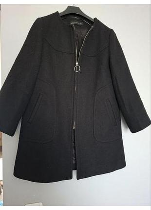 Стильное черное пальто от zara