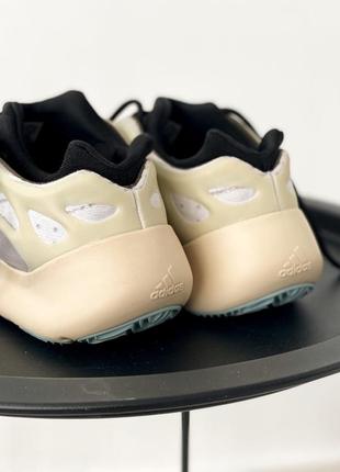 Крутейшие мужские кроссовки adidas yeezy boost 700 v3 серые с бежевым8 фото