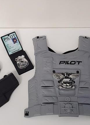 Детский игровой набор военного / пилота pelot с жилетом и оружием, идеальное состояние.