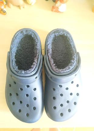 Дитячі сабо crocs чорні з хутром