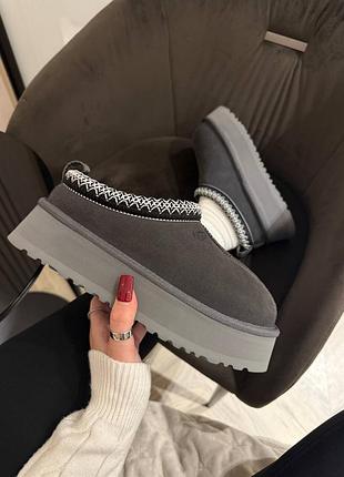 Стильні зимні чоботи ugg tazz dark grey