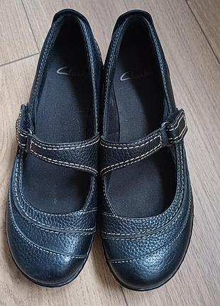 Жіночі туфлі clarks чорні повсякденні з застібкою на липучці