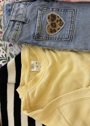 Комплект одягу для дівчинки zara, жовтий світшот, джинси та смугаста кофта