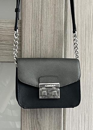 Сумка жіноча calvin klein саф'яно чорно-сіра через плече