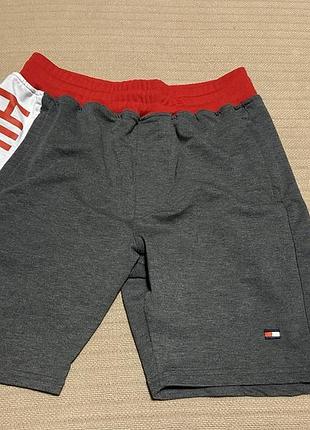 Плотные серые трикотажные шорты tommy hilfiger сша xxl