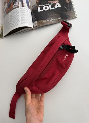Оригінальна поясна сумка levi’s