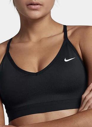Чорні топи nike indy на спорт