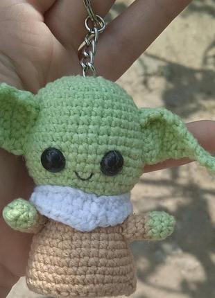 Сувениры star wars брелок малыш йода вязаный хендмейд
