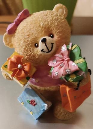 Винтажная статуэтка "мишка с подарками" в стиле cherished teddies.