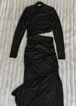 Чорна довга облягаюча сукня zara 🖤  елегантн довга сукня чорного кольору з довгим рукавом і коміром-стійкою.