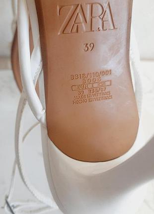 Білі босоніжки zara розмір 39. 7