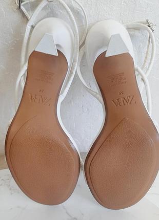 Білі босоніжки zara розмір 39. 6