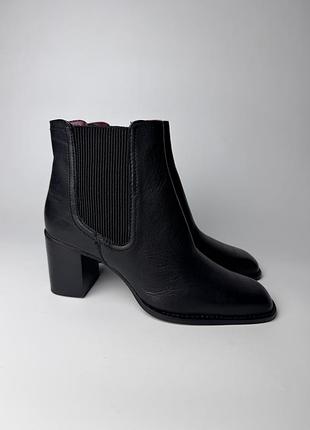 Шкіряні жіночі черевики zara осінні ботинки челсі