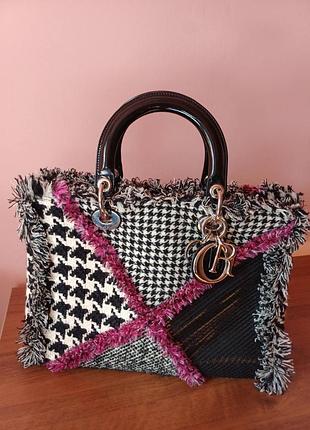 Коллекционная сумка christian dior
diorissimo large tweed patchwork (лимитированная
серия). оригінал