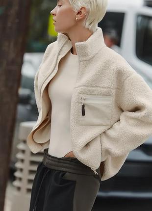Куртка жіноча бежева штучна овчина zara