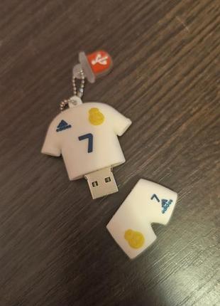 Флешка роналдо 32 гб 2