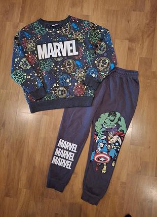 Свитшот и штаны marvel  на 116 см