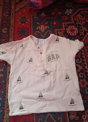 Футболка для хлопчика gap молочна з принтом вітрильників